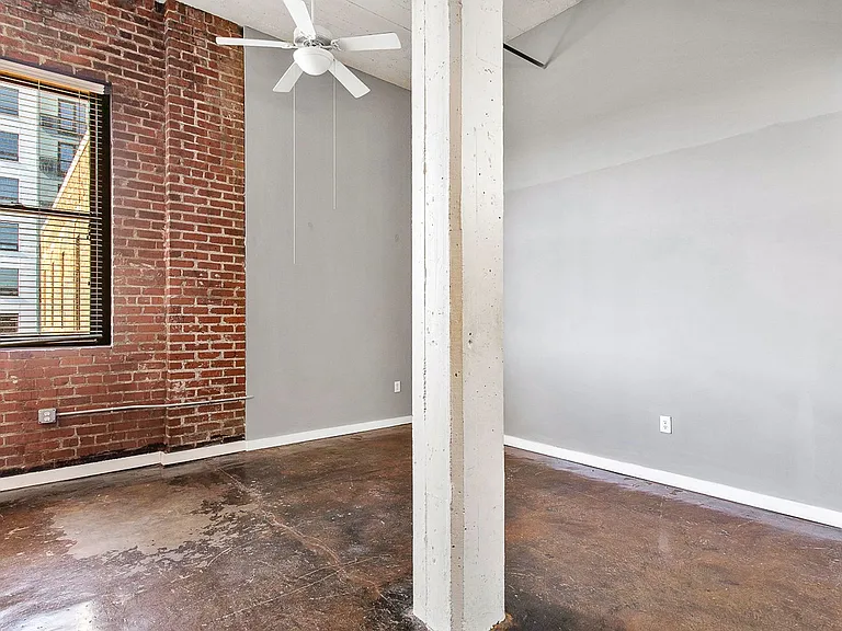 1510 W Broad St — Photo 14