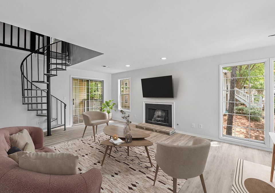 1st image of 1007 Countryside Pl SE