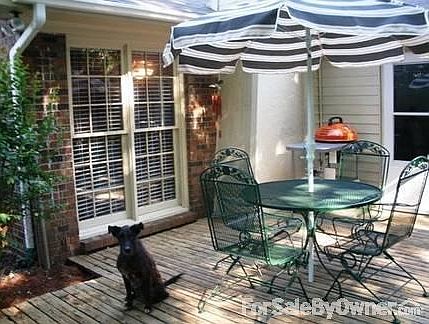 Nice Deck! The Dog doesn't stay.