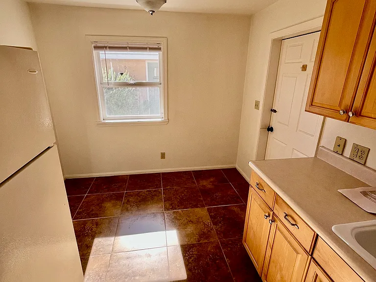 335 N Alvarado St — Photo 5