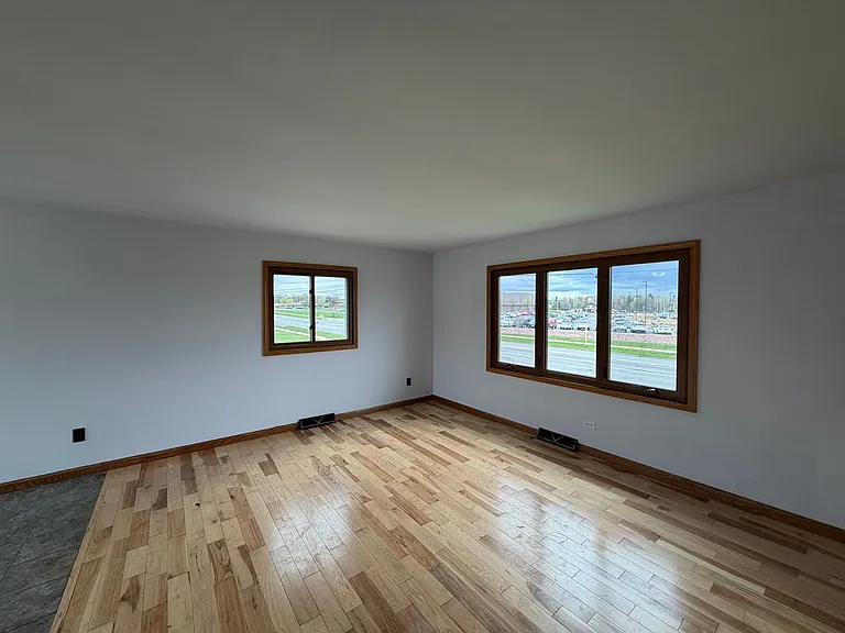 1508 E Becker Rd — Photo 5