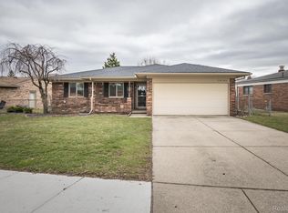 39102 Faith Dr, Sterling Heights, MI 48310