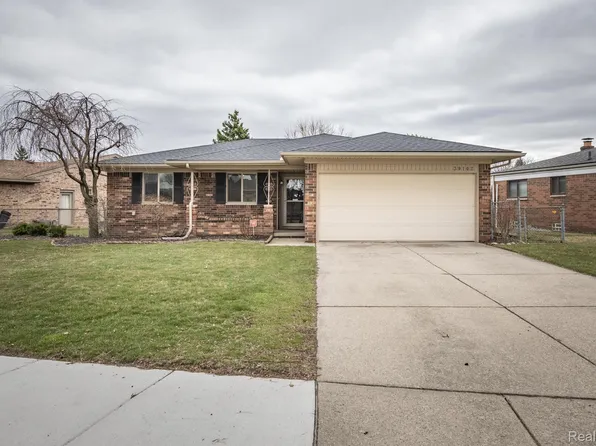 39102 Faith Dr, Sterling Heights, MI 48310