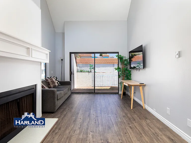 8332 Regents Rd #3A — Photo 5