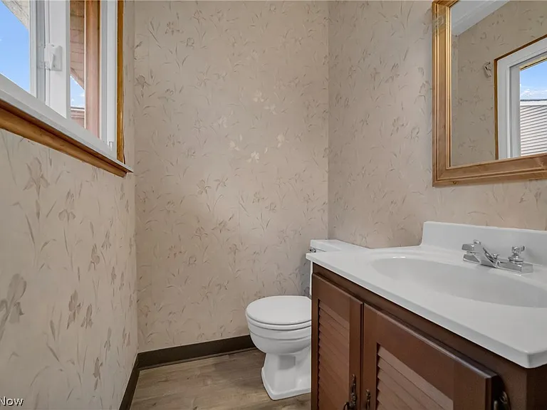 15067 Rochelle Dr — Photo 12