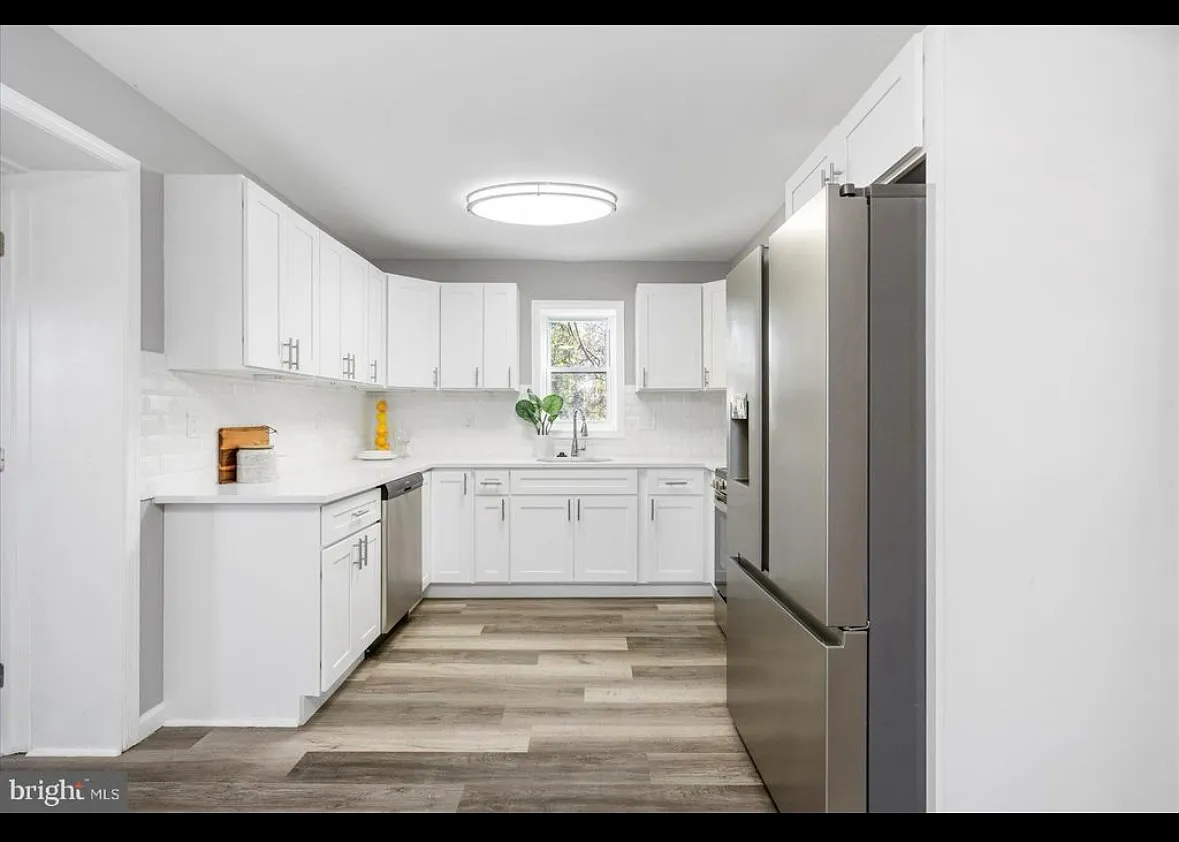 4 bed, 1366 sqft, $2,800 — Photo 3