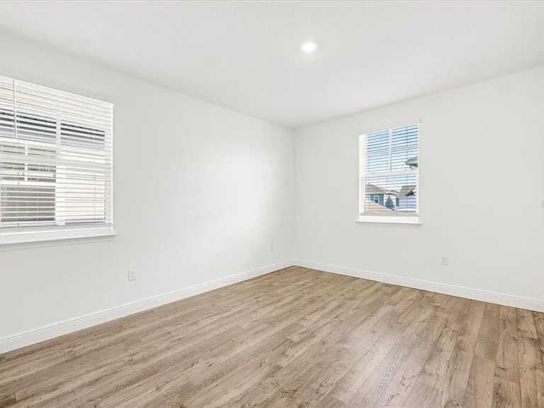 10535 Marconi Ave — Photo 7