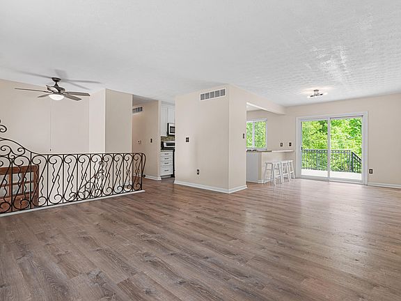 3rd image of 4278 Catalpa Dr