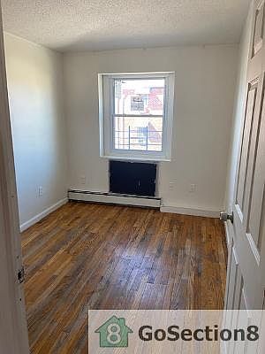 4th image of 2915 Ely Ave #B