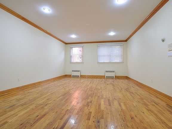 5th image of 207 Meserole St #1