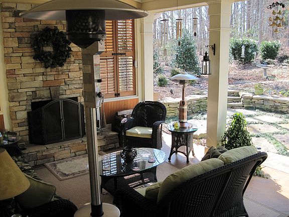 Back porch w/ wood burn FP