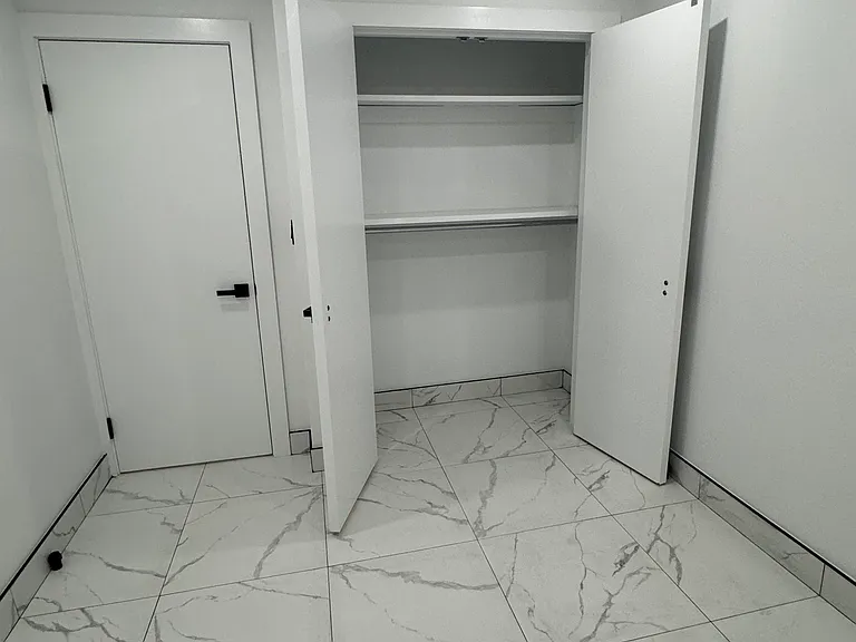 6080 Catalpa Ave #BASEMENT — Photo 8