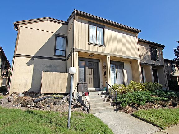 2nd image of 7733 Las Palmas Way #154