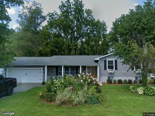 12614 Walnut Dr, Conneaut Lake, PA 16316