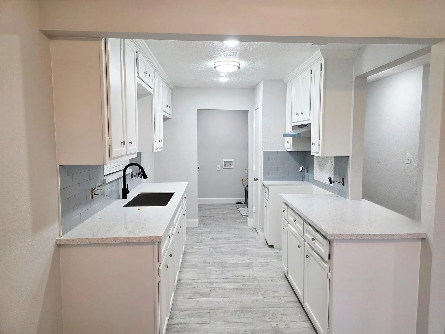 3 bed, 2.0 bath, 1010 sqft, $1,850 — Photo 4