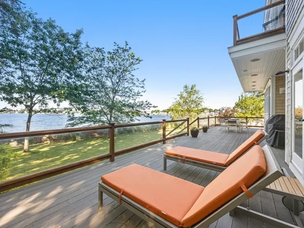 358 Rock Island Rd, Quincy, MA 02169