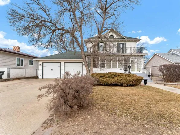 134 S 3rd St SW, Medicine Hat, AB T1A 4C3