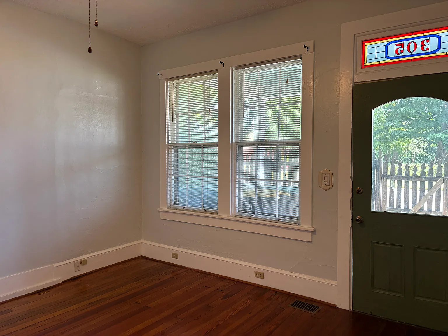 2 bed, 1250 sqft, $1,275 — Photo 2