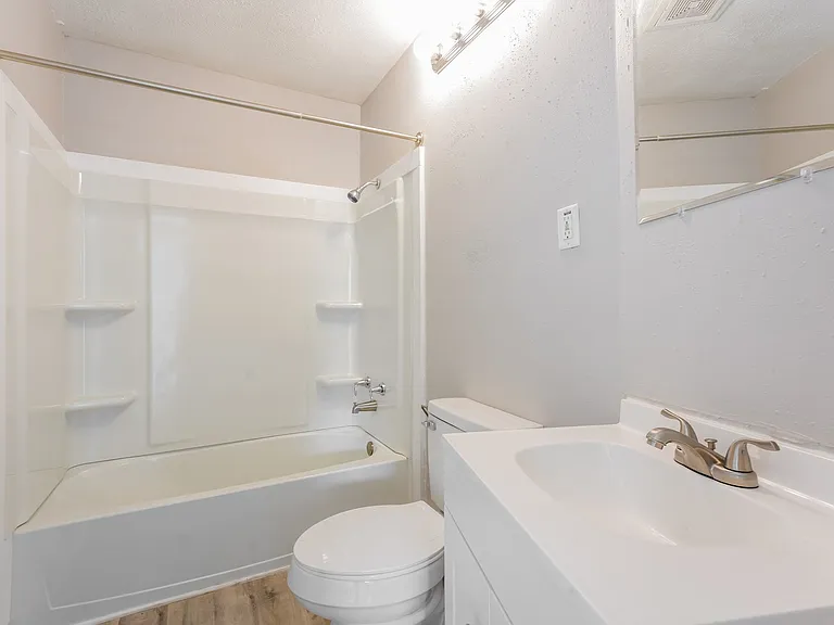1793949_028_bathroom_13574690.jpg