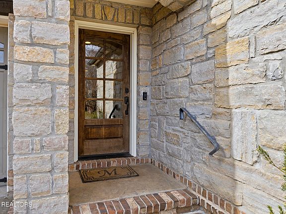 3rd image of 6439 Cobblecreek Way