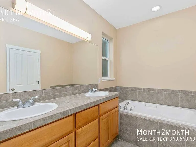 7401 NE 65th St — Photo 21