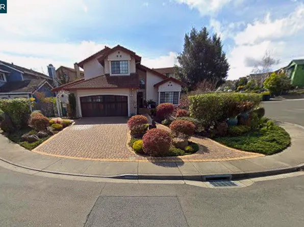 100 Opal Ct, Hercules, CA 94547