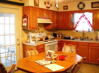 204 Freeport Ave, Eldon, MO 65026