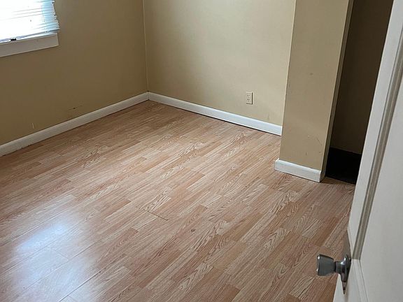 5th image of 104 Westshore Dr
