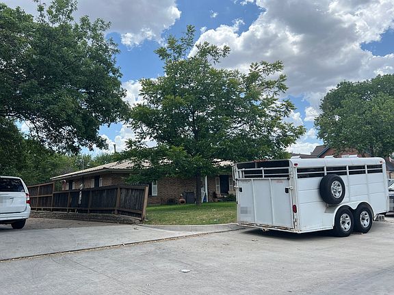 3rd image of 603 Nancy Dr