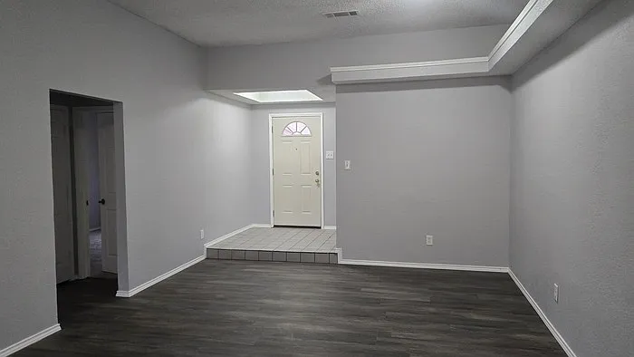6909 Club Creek Dr — Photo 3