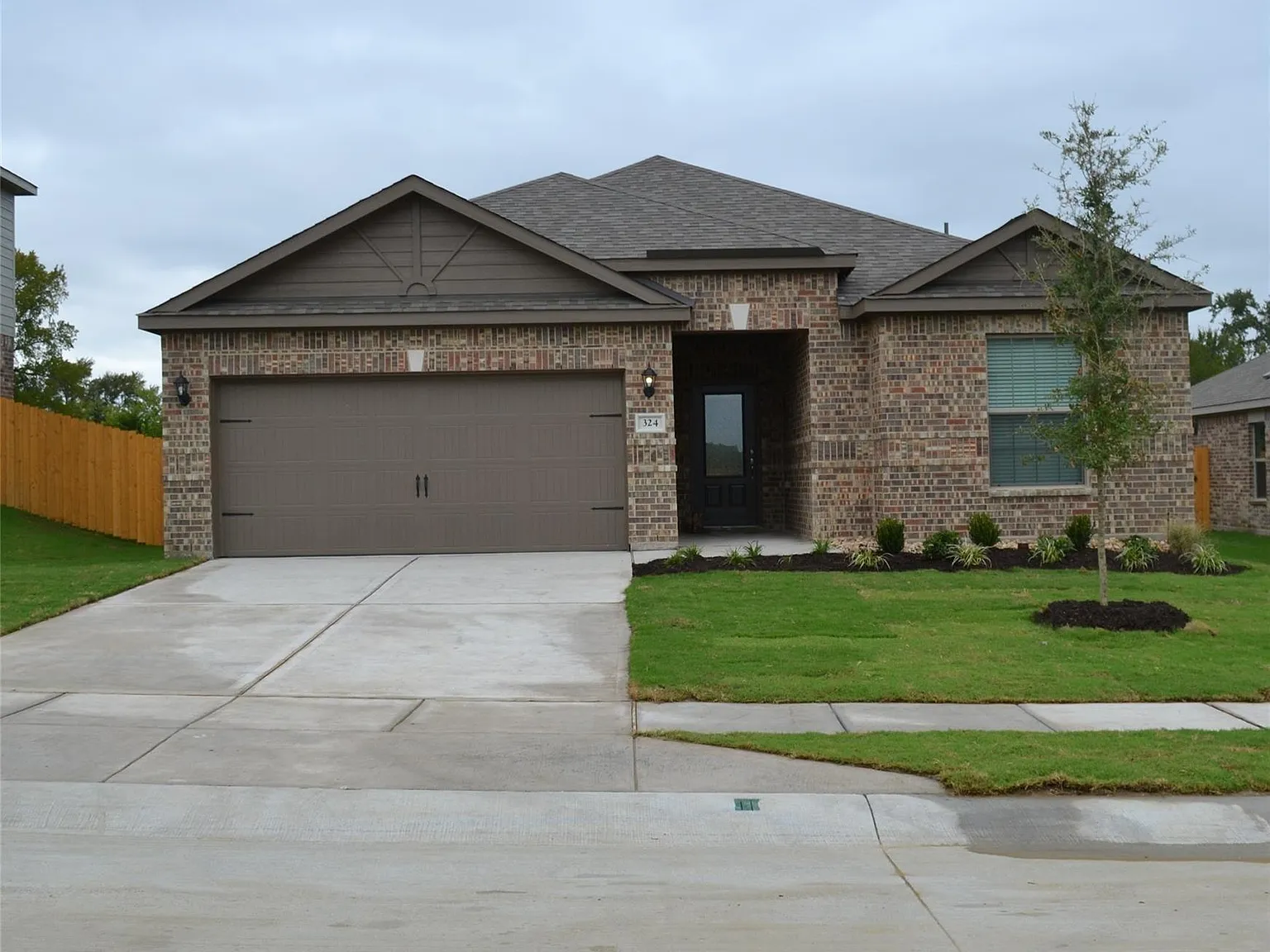 4 bed, 1811 sqft, $1,795 — Photo 1