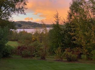 18 Brickett St, West Newbury, MA 01985