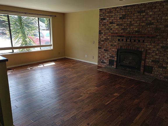 5th image of 3012 Riverlea Ct SE