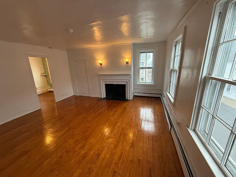 18 Leyden St #2E — Photo 3