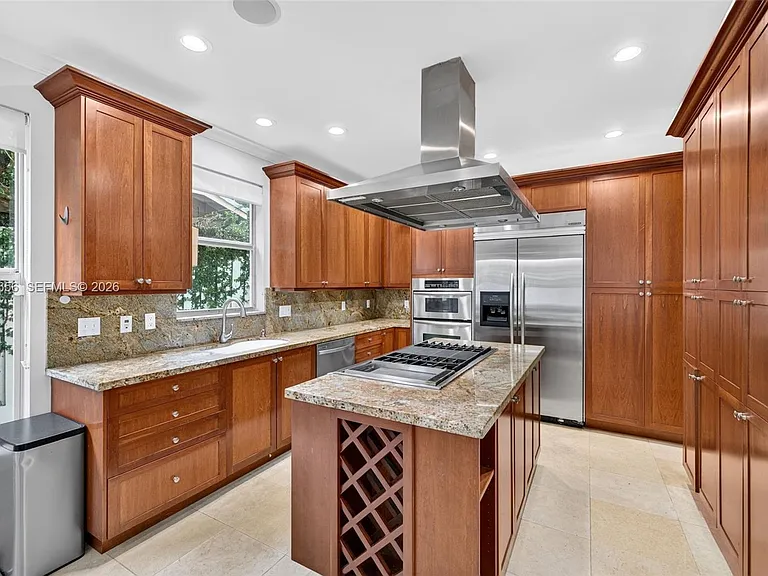 125 NE 16th Ter #0 — Photo 15