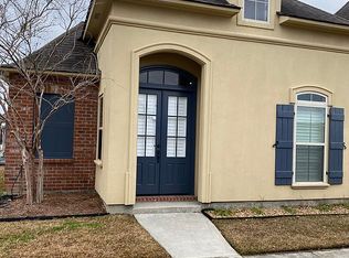 15110 Hidden Villa Dr, Baton Rouge, LA 70810