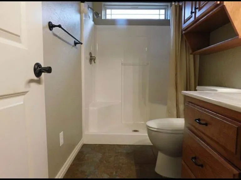 1013 E Camden Ln — Photo 4