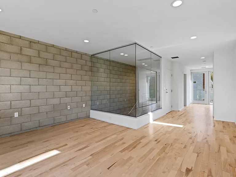 3450 Cahuenga Blvd W #801 — Photo 11