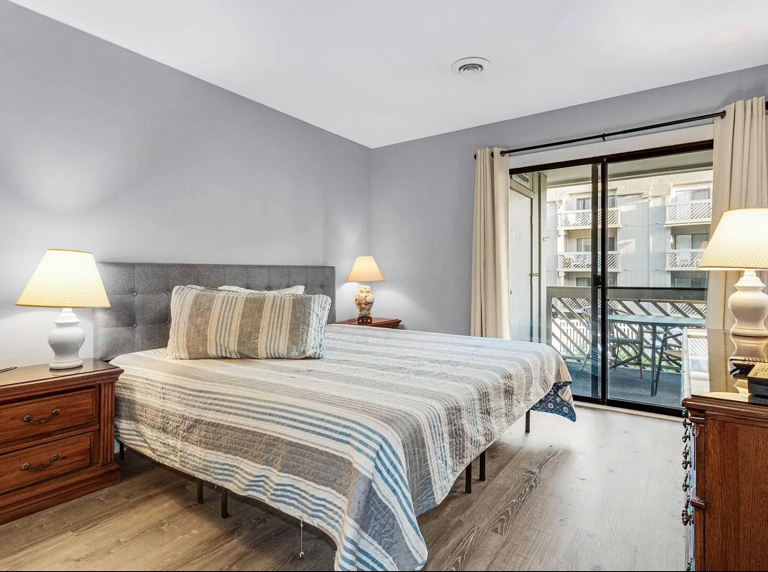 2 bed, 840 sqft, $1,700 — Photo 3