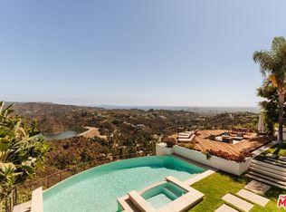 2028 Stradella Rd, Los Angeles, CA 90077