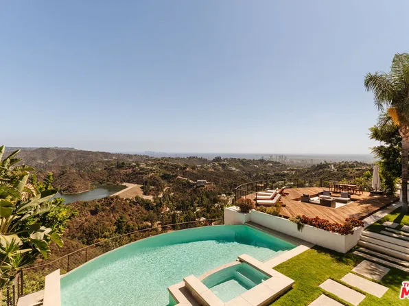 2028 Stradella Rd, Los Angeles, CA 90077