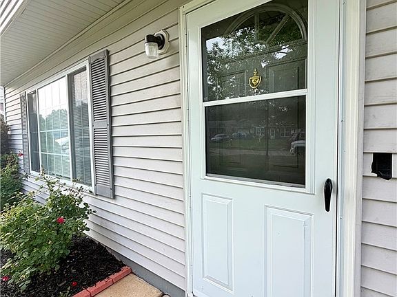 3rd image of 2107 Randall St