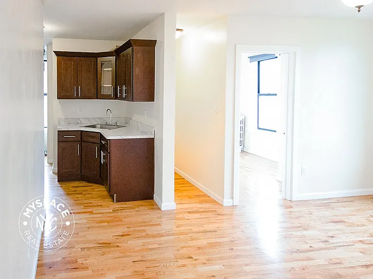 244 Roebling St #16 — Photo 5