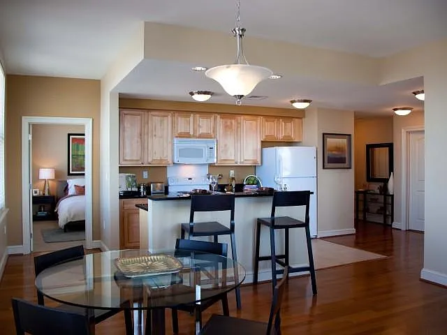 King Edward Apartments — Photo 27
