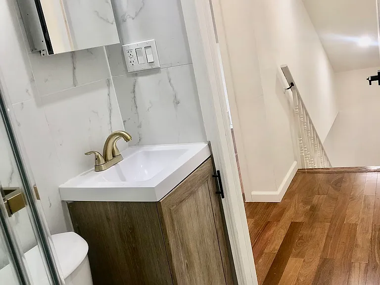 61 Pemberwick Rd #1 — Photo 13