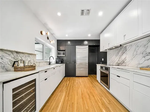 1010 Placetas Ave — Photo 7