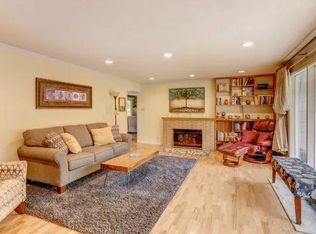 359 Oak Leaf Dr, Eugene, OR 97404