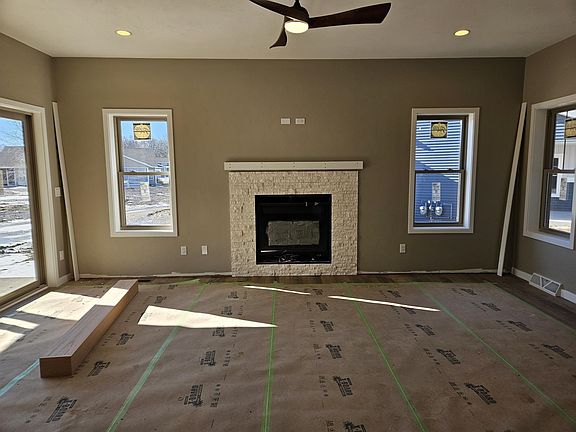 5th image of 3753 Newcastle Dr