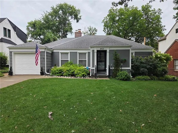 4951 Norwood St, Westwood, KS 66205