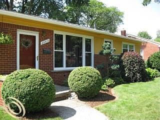 2nd image of 35573 Parkdale St